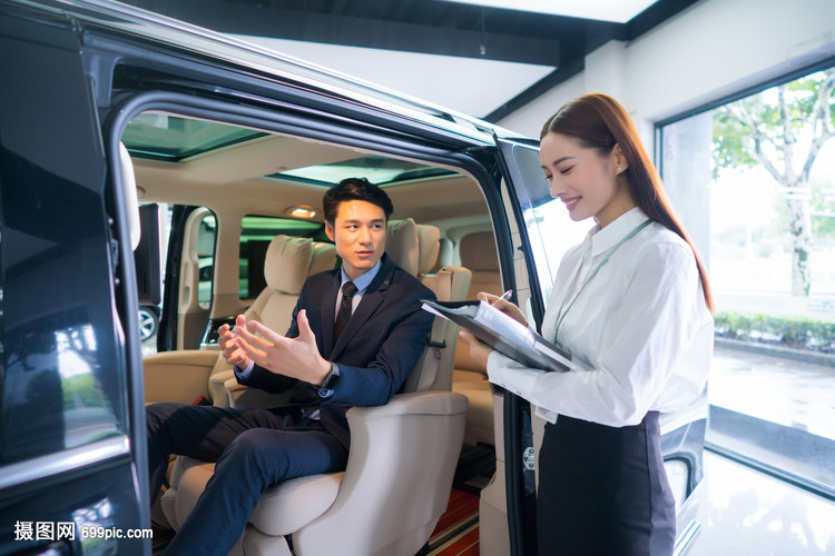 商務(wù)汽車銷售服務(wù)與專業(yè)會(huì)展服務(wù)的融合策略